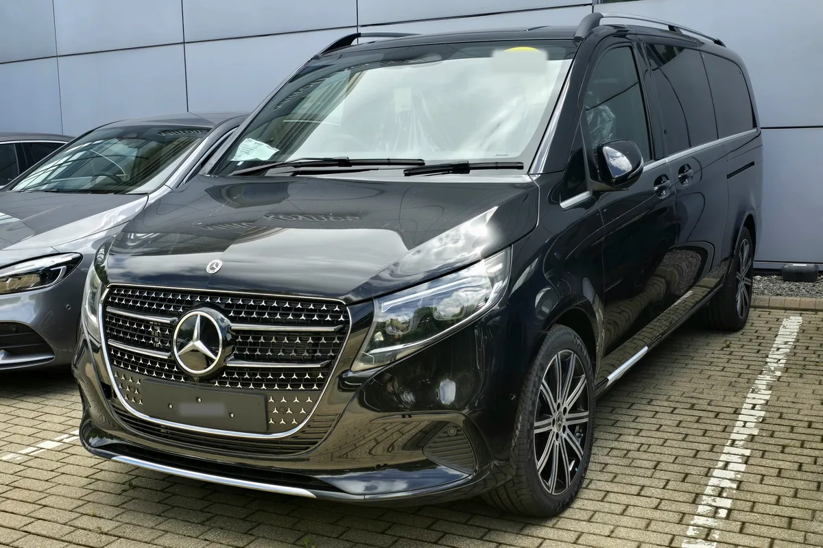 Mercedes-Benz Vito / V-Class or Ford Tourneo Custom (2026) or similar